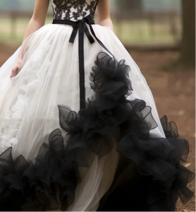 Castle Queen Ruffled Black And White Wedding Dress